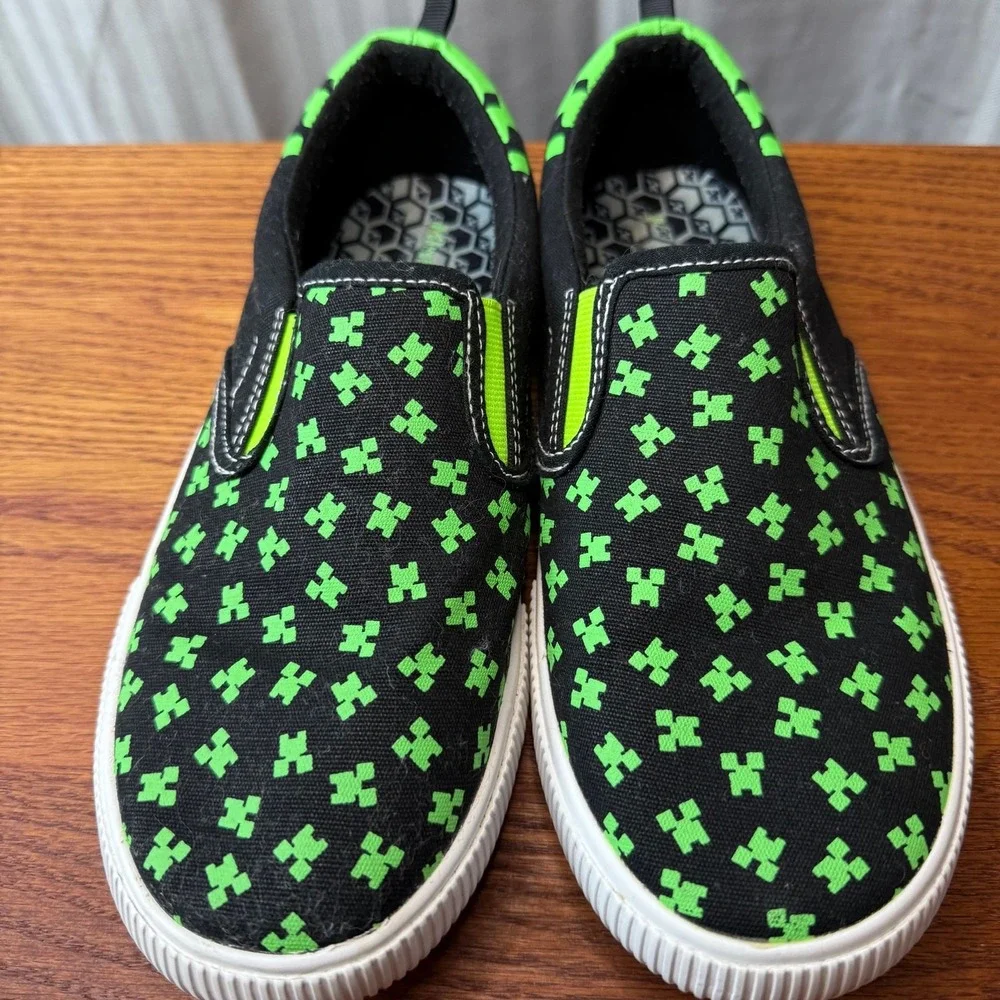 Minecraft Boys Canvas Slip-on‎ Sneakers green black size 4 youth creeper green